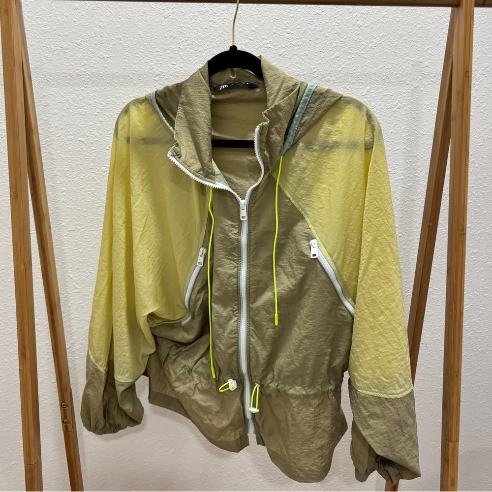 Zara Two-Tone Hooded Jacket in Yellow and Tan